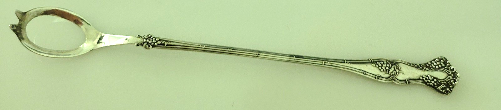 International Silver Vintage 1904 Olive Spoon 8 1/2"  Silverplate0