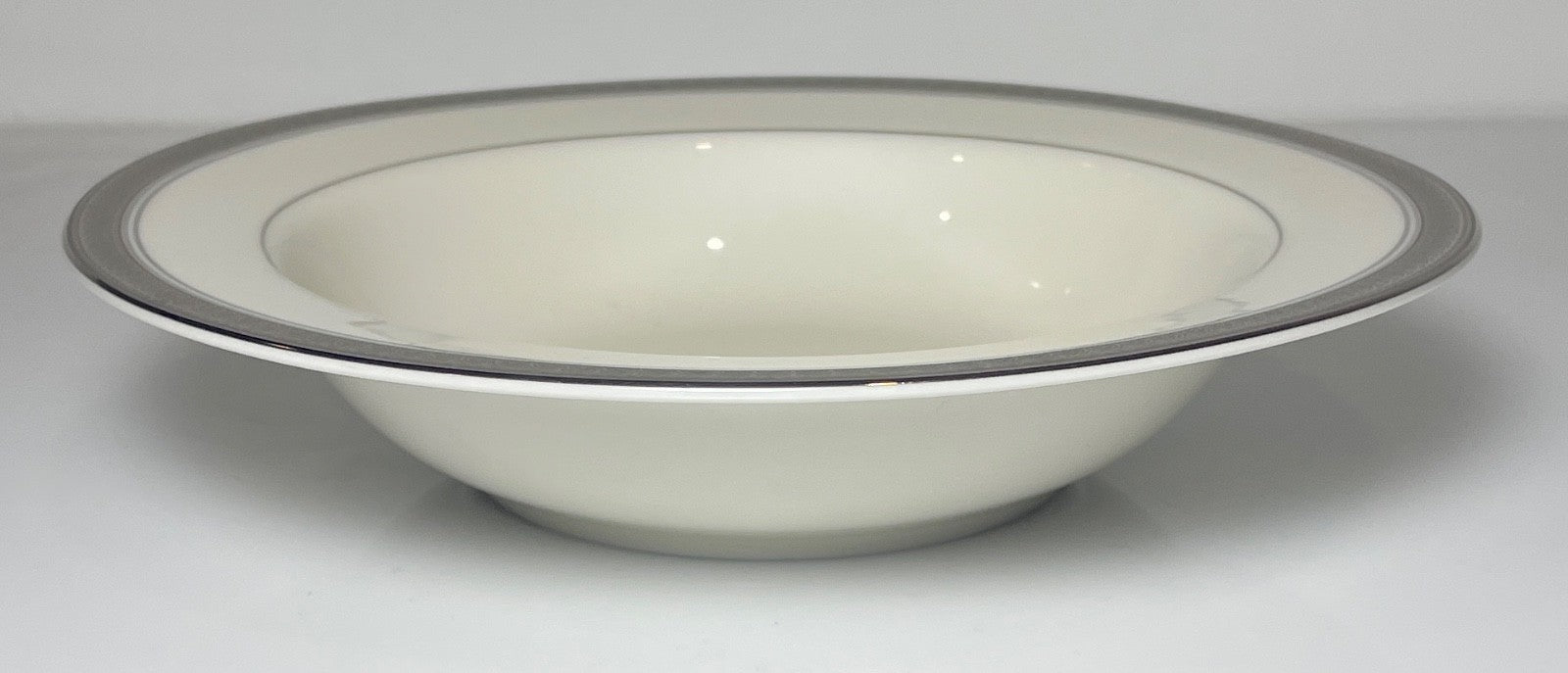 Mikasa Palatial Platinum Fruit Bowl 7 1/4"1