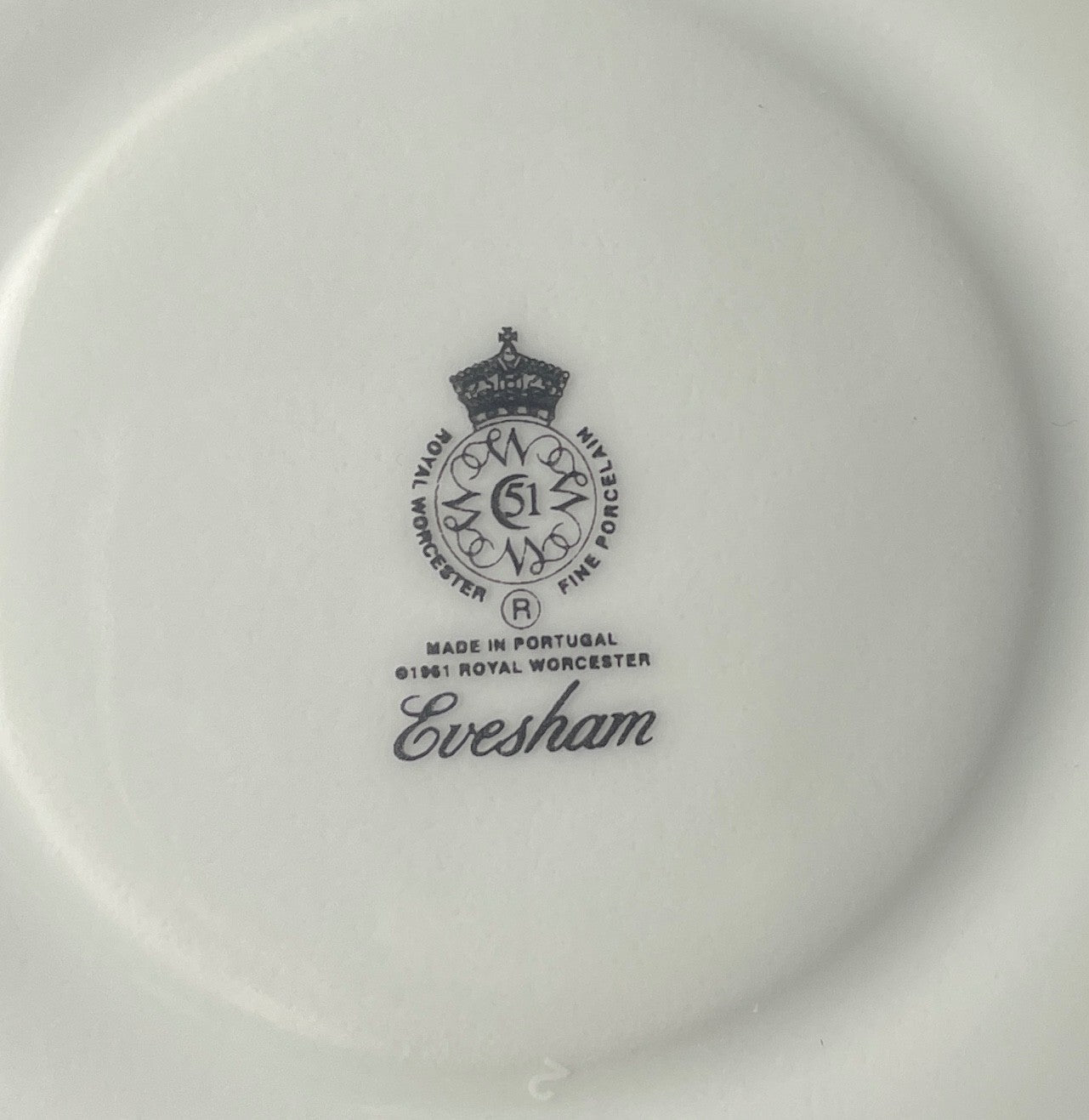 Royal Worcester Evesham Gold Cup and Saucer Set Portugal3