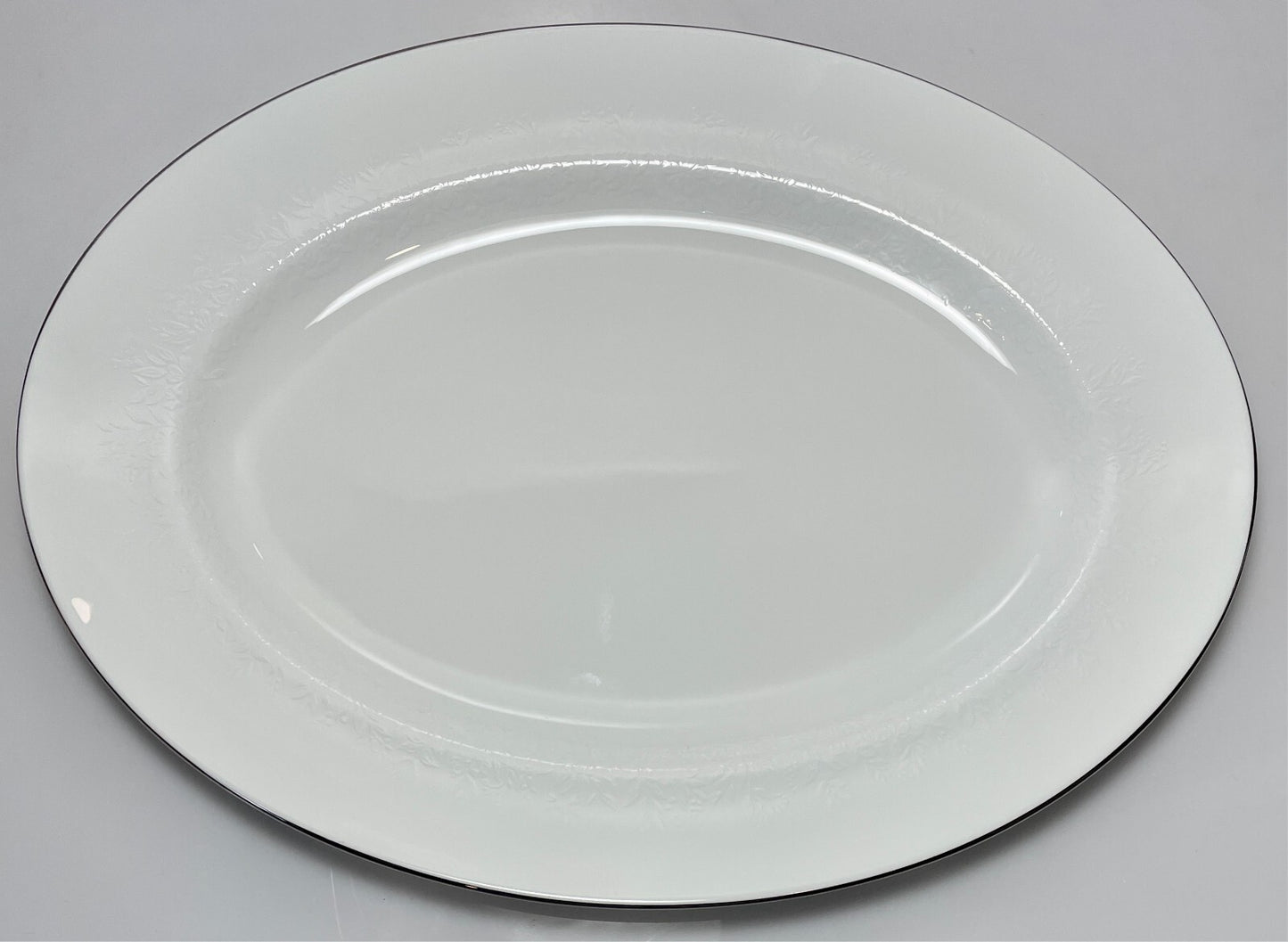 Wedgwood Silver Ermine Traditional Oval Platter 15 1/2"0