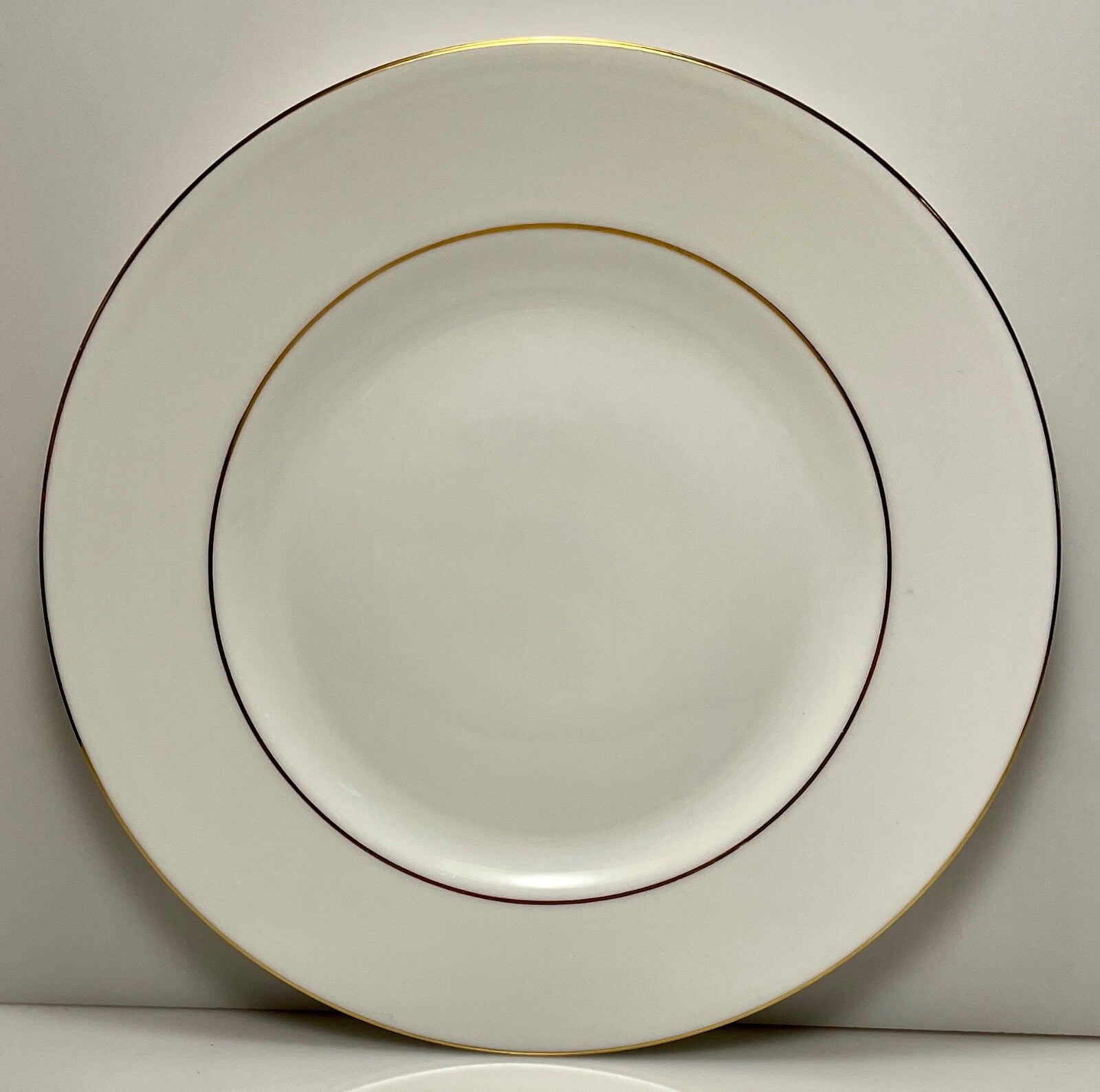 Wedgwood Signet Gold Salad Dessert Plate 8 1/8"0