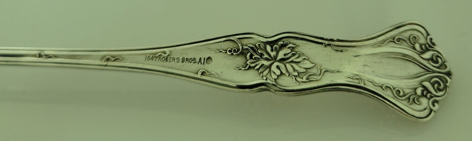 International Silver Vintage 1904 Spoon Olive 8 1/2"  Silverplate Exceptional2