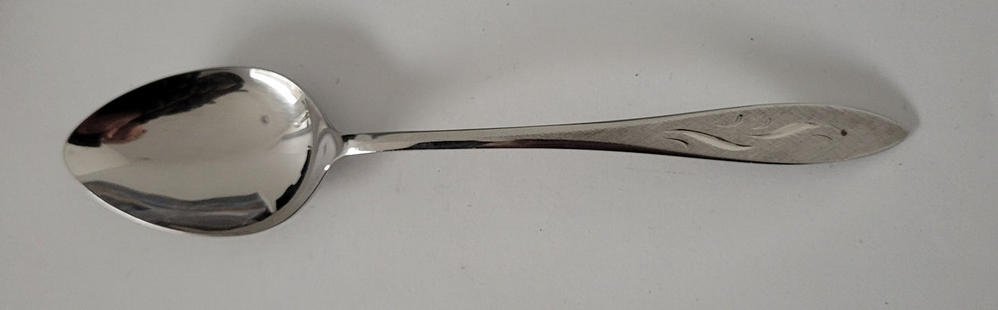 Oneida Ember Glow Oneidacraft Deluxe Tablespoon 8 1/4" Stainless Flatware0