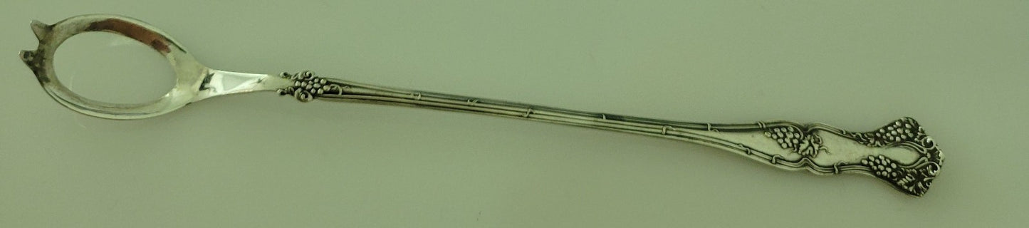 International Silver Vintage 1904 Spoon Olive 8 1/2"  Silverplate Exceptional0