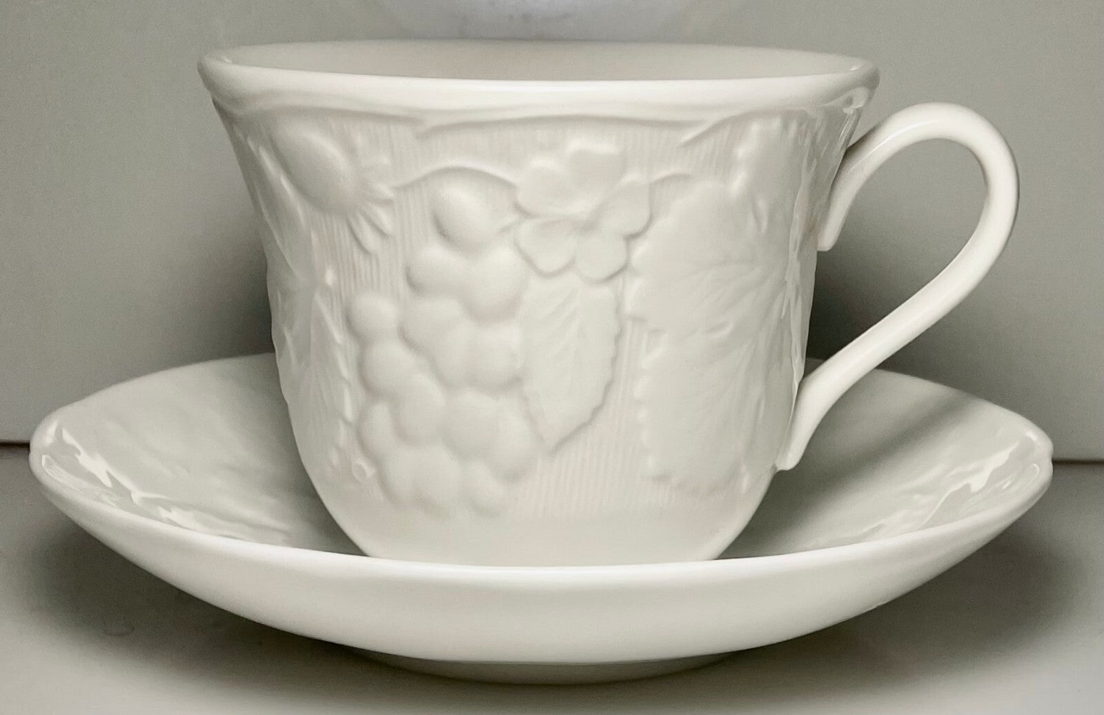 Wedgwood Strawberry Vine Cup and Saucer Set0