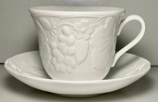 Wedgwood Strawberry Vine Cup and Saucer Set0