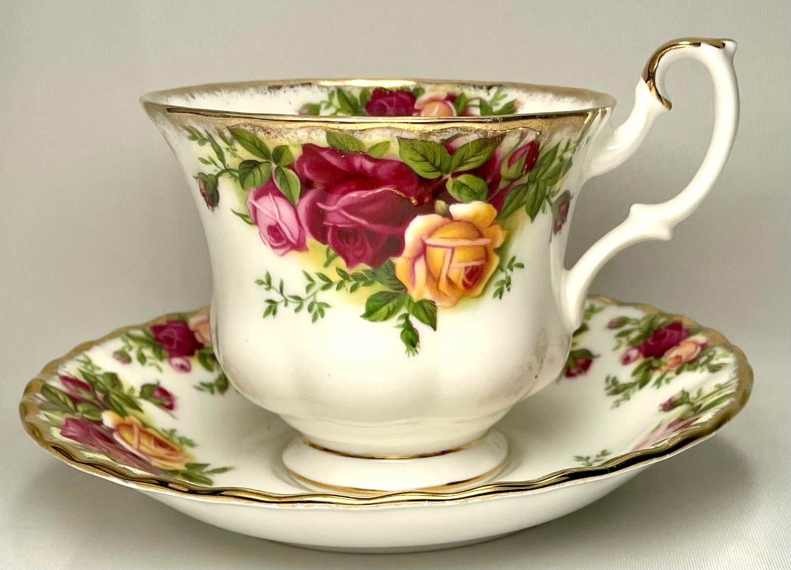 Royal Albert Old Country Roses Cup and Saucer Set0