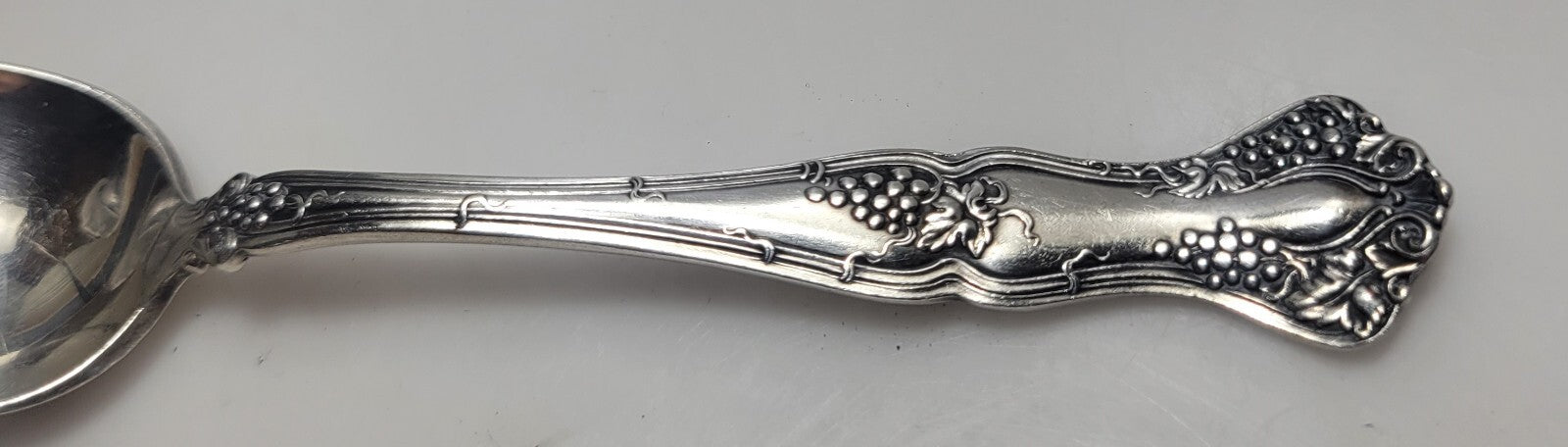 International Silver Rogers Vintage Grape Teaspoon 6" Silverplate .2