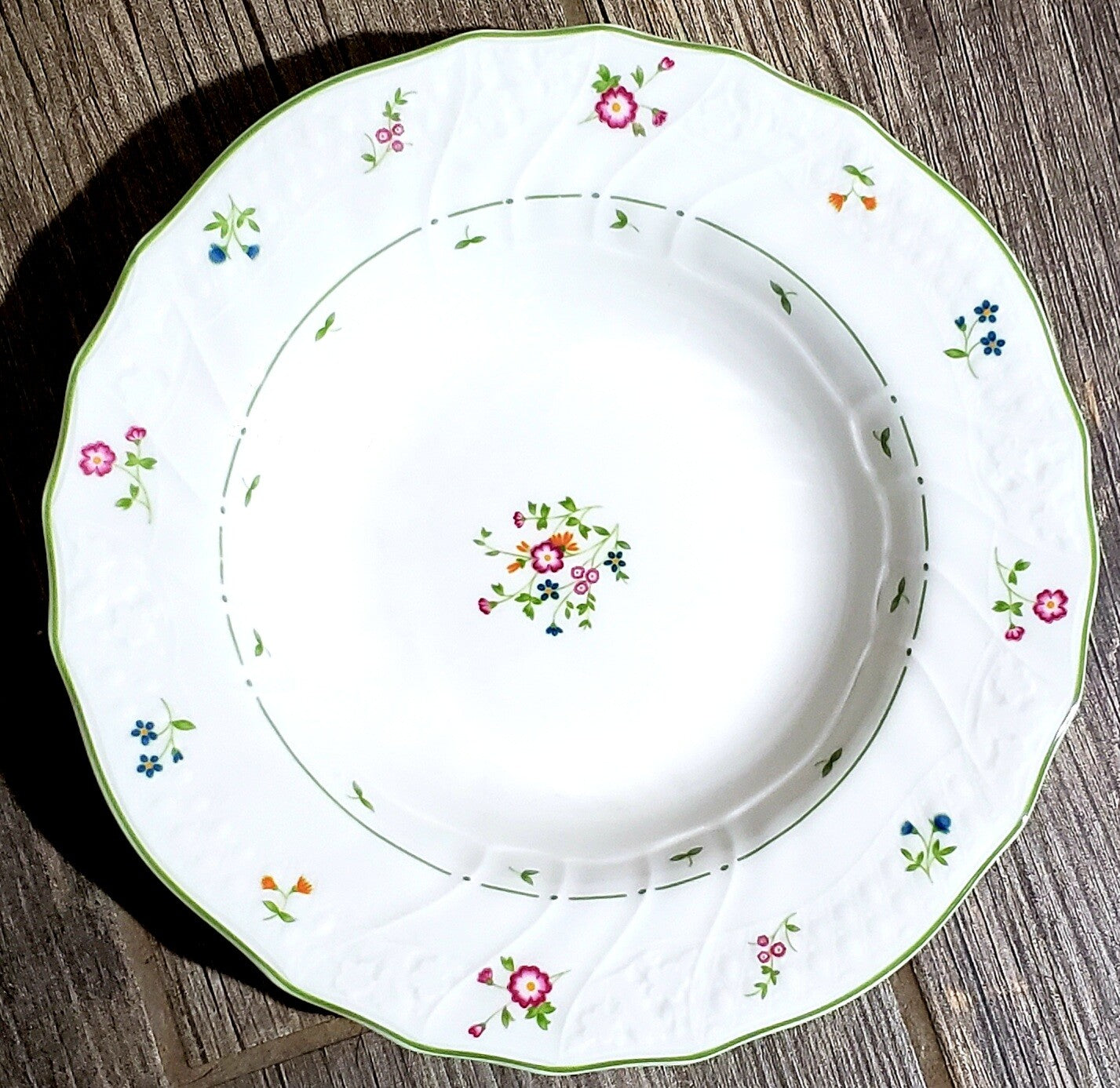 Royal Doulton Avignon Soup Bowl 8 5/8"1