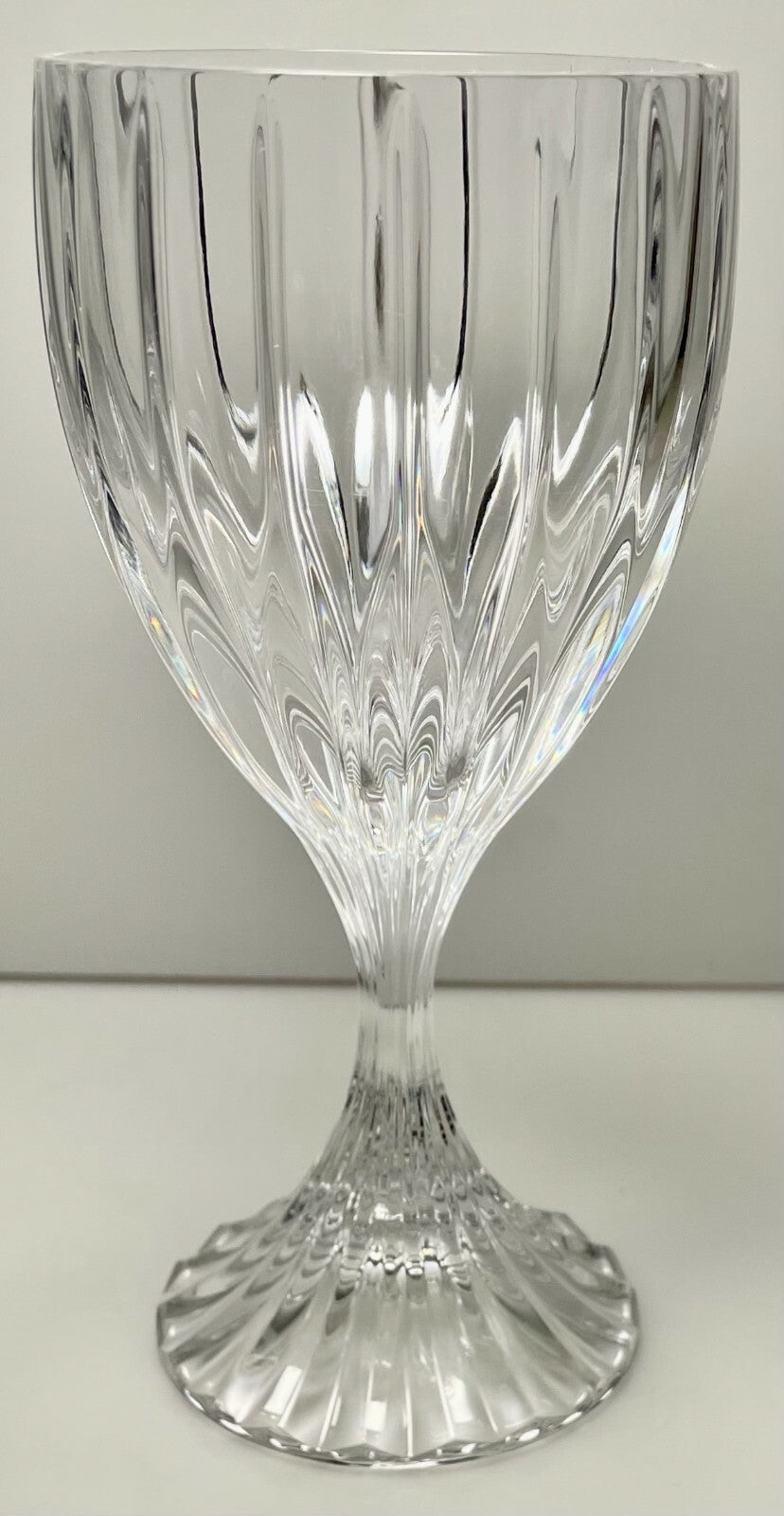 Mikasa Park Lane Wine Glass 8 Ounce 6 3/8"1