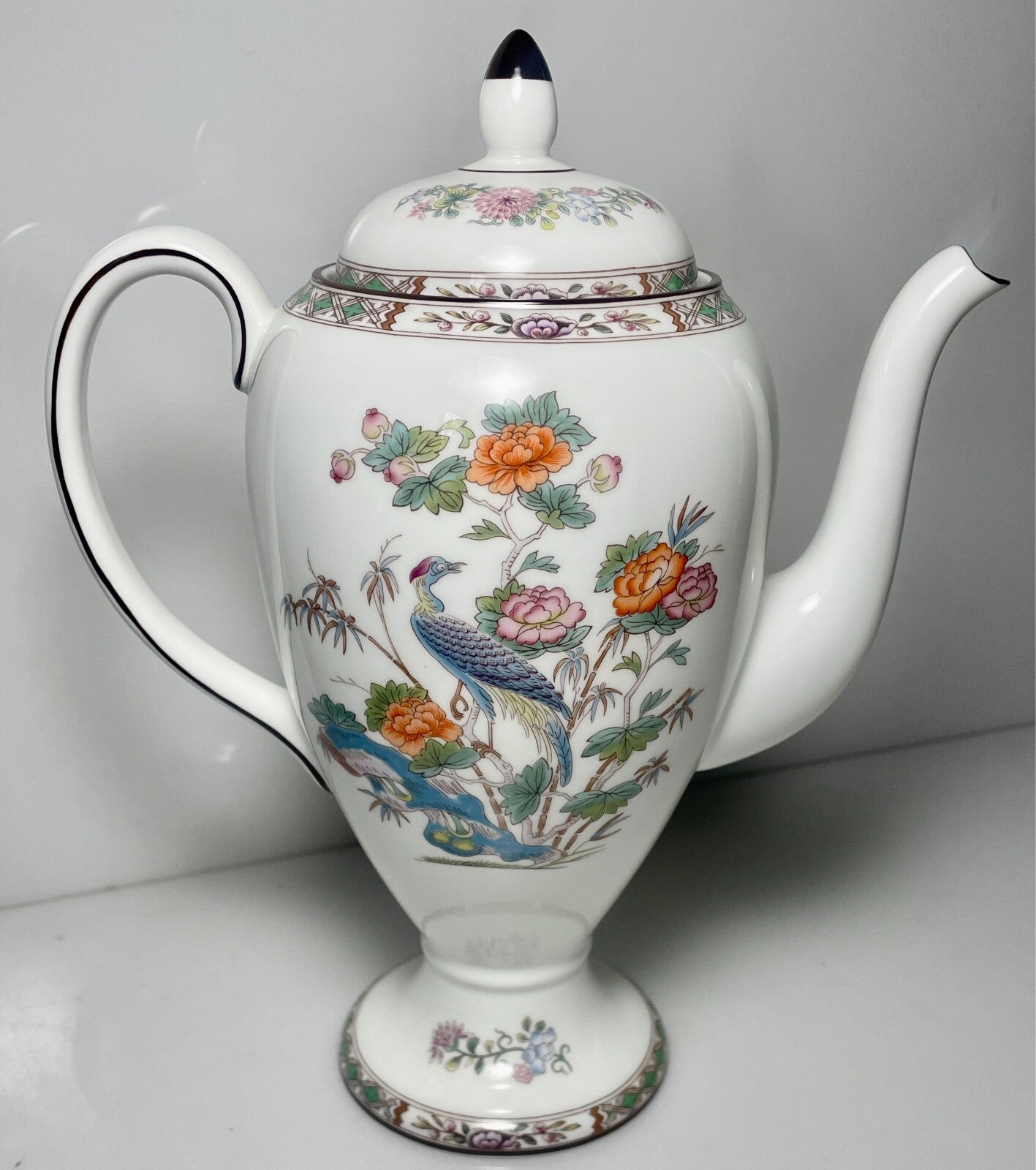 Wedgwood Kutani Crane Coffee Pot and Lid 10 1/8" 5 Cup0