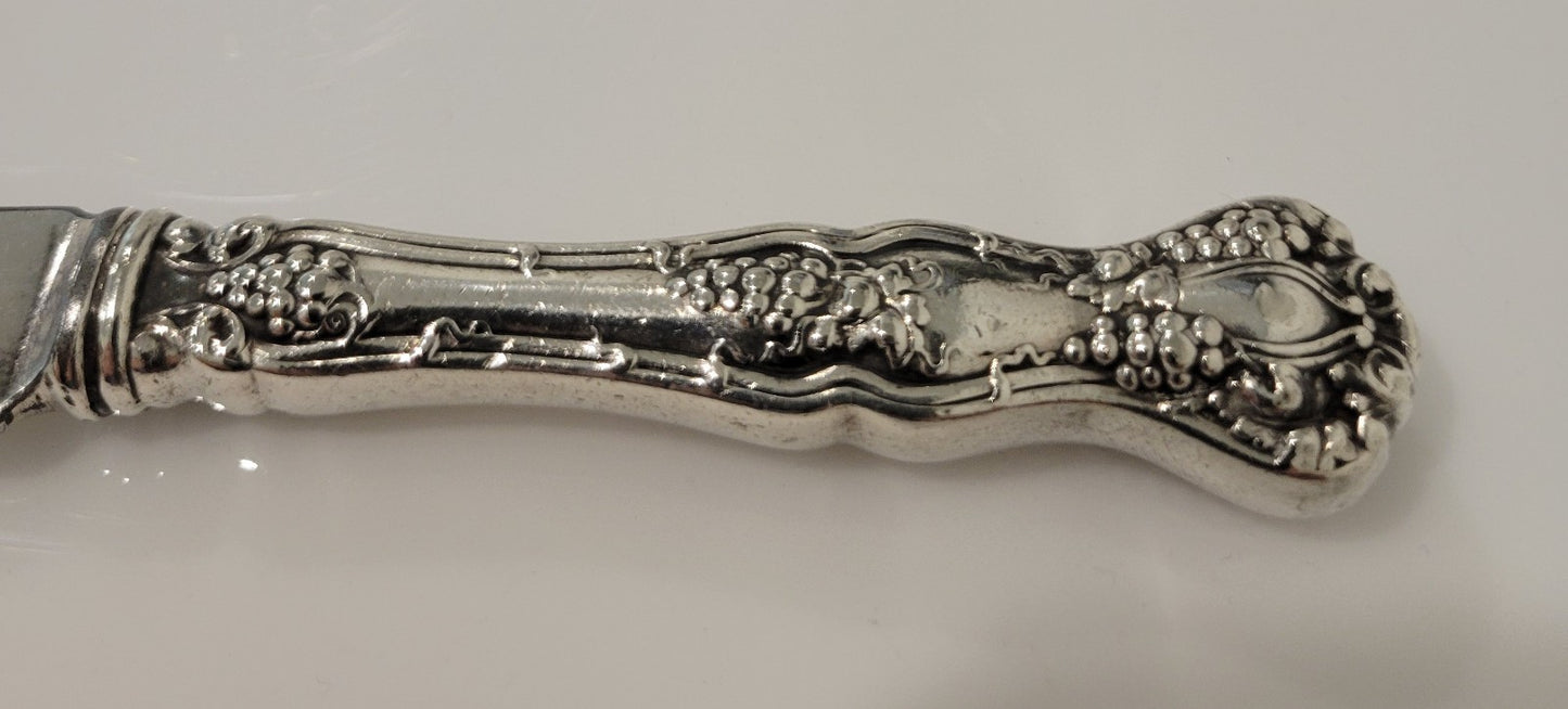 International Silver Vintage Knife Blunt no indent 8 5/8" Silverplate1