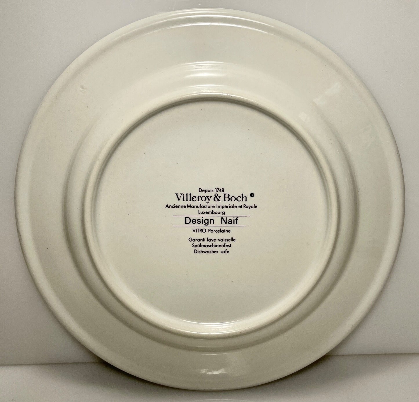 Villeroy and Boch Design Naif Dinner Plate 10 5/8" Hunter and Dog2