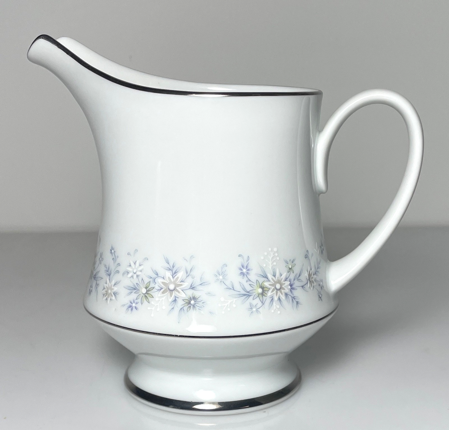 Noritake Marywood Creamer 4" 8 Ounce0