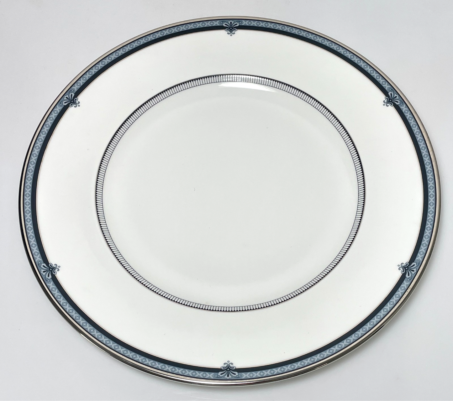 Royal Doulton Countess Dinner Plate 10 1/2"0