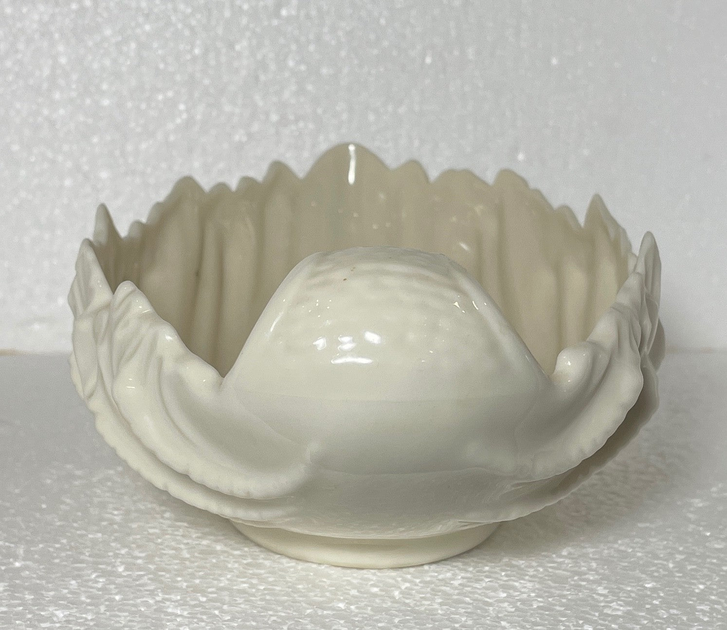 Lenox Shell Bowl Collection 9 1/8" Shell Shaped Bowl1