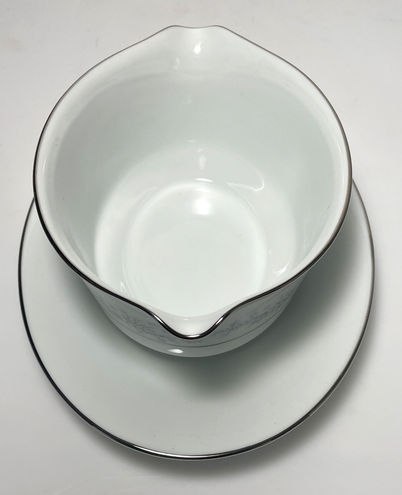 Noritake Marywood Gravy Boat with Attached Underplate2