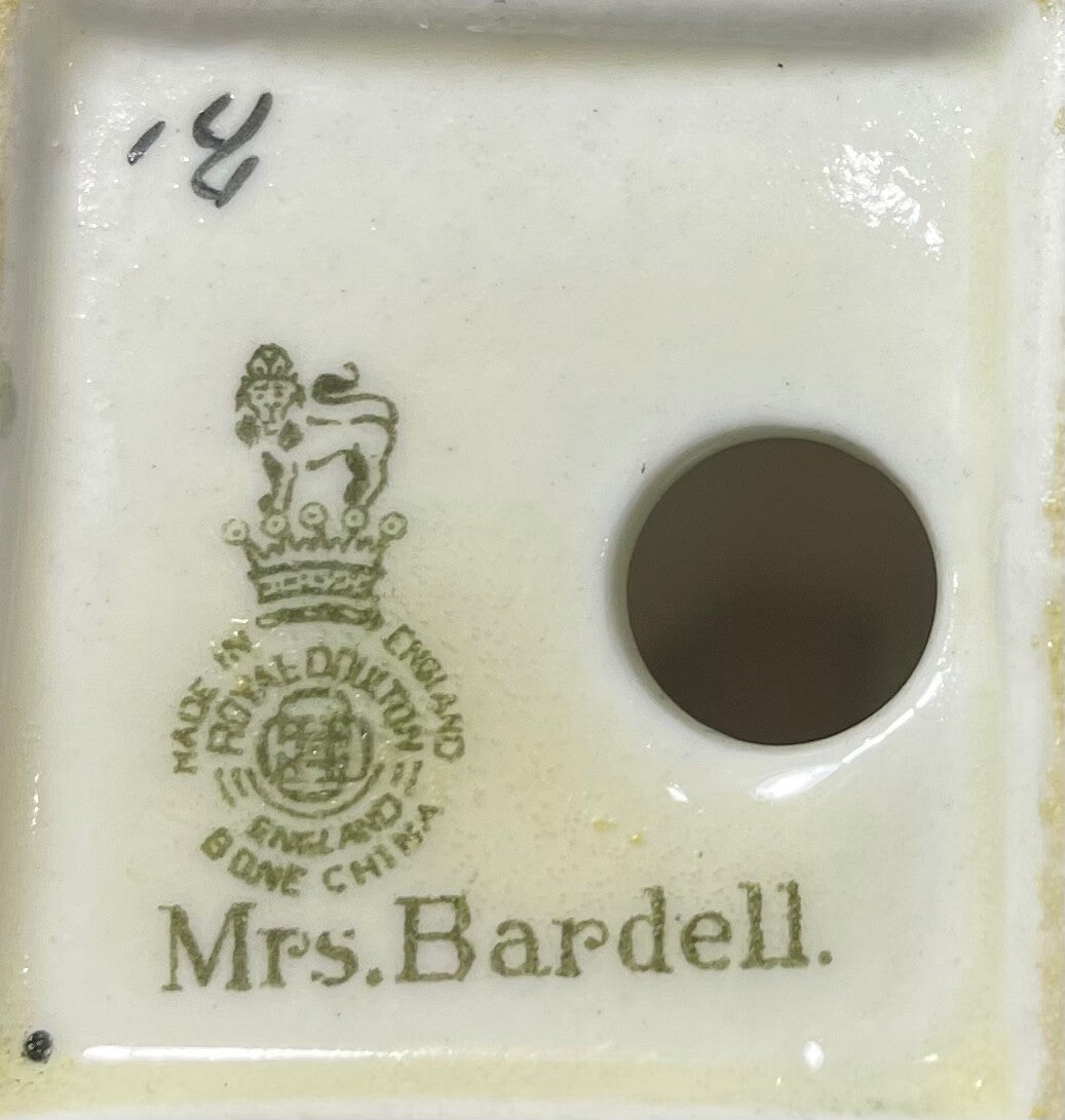 Royal Doulton Dickens Miniature Figurine Mrs Bardell 4 1/4"4