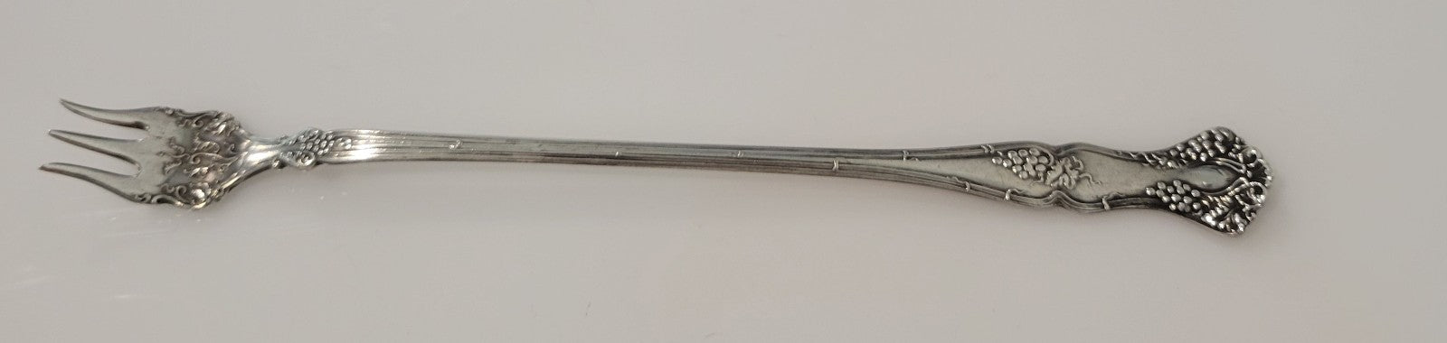 International Silver Rogers Vintage 1904 Fork Pickle Olive  Silverplate0