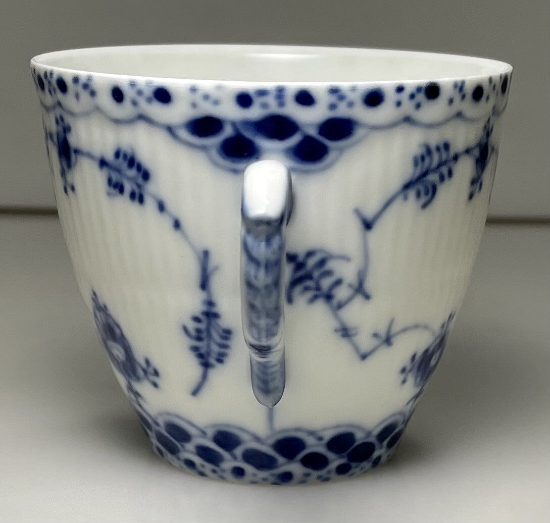 Royal Copenhagen Blue Fluted Full Lace No Trim Demitasse Cup 1037 Denmark 2 1/4"1