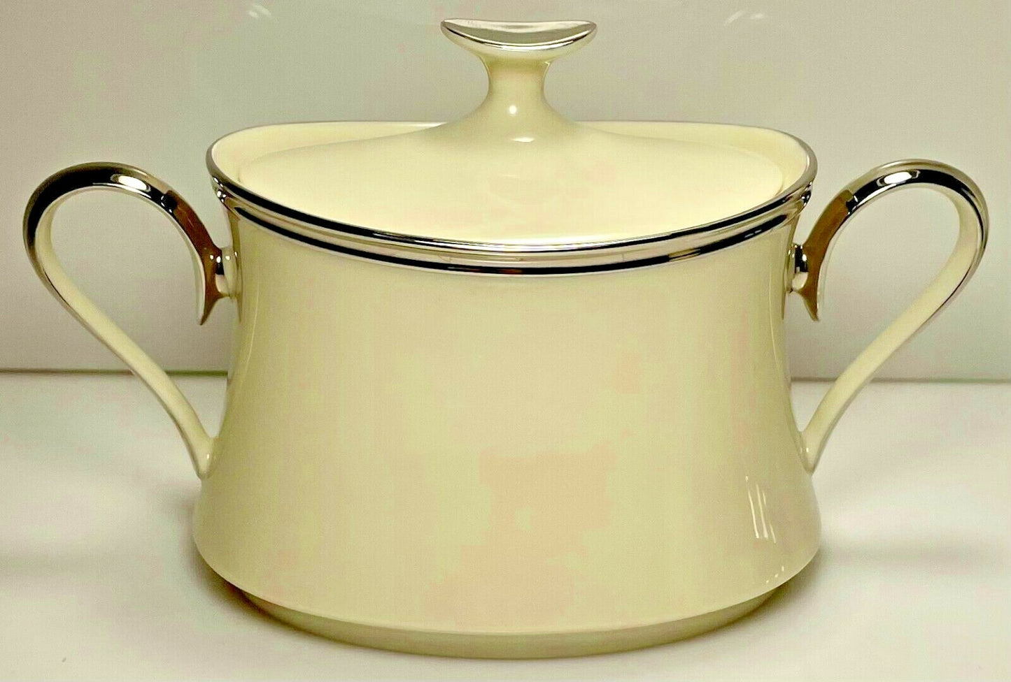 https://i.ebayimg.com/00/s/MTA4MVgxNjAw/z/KU4AAOSwPzthlufw/$_57.JPG