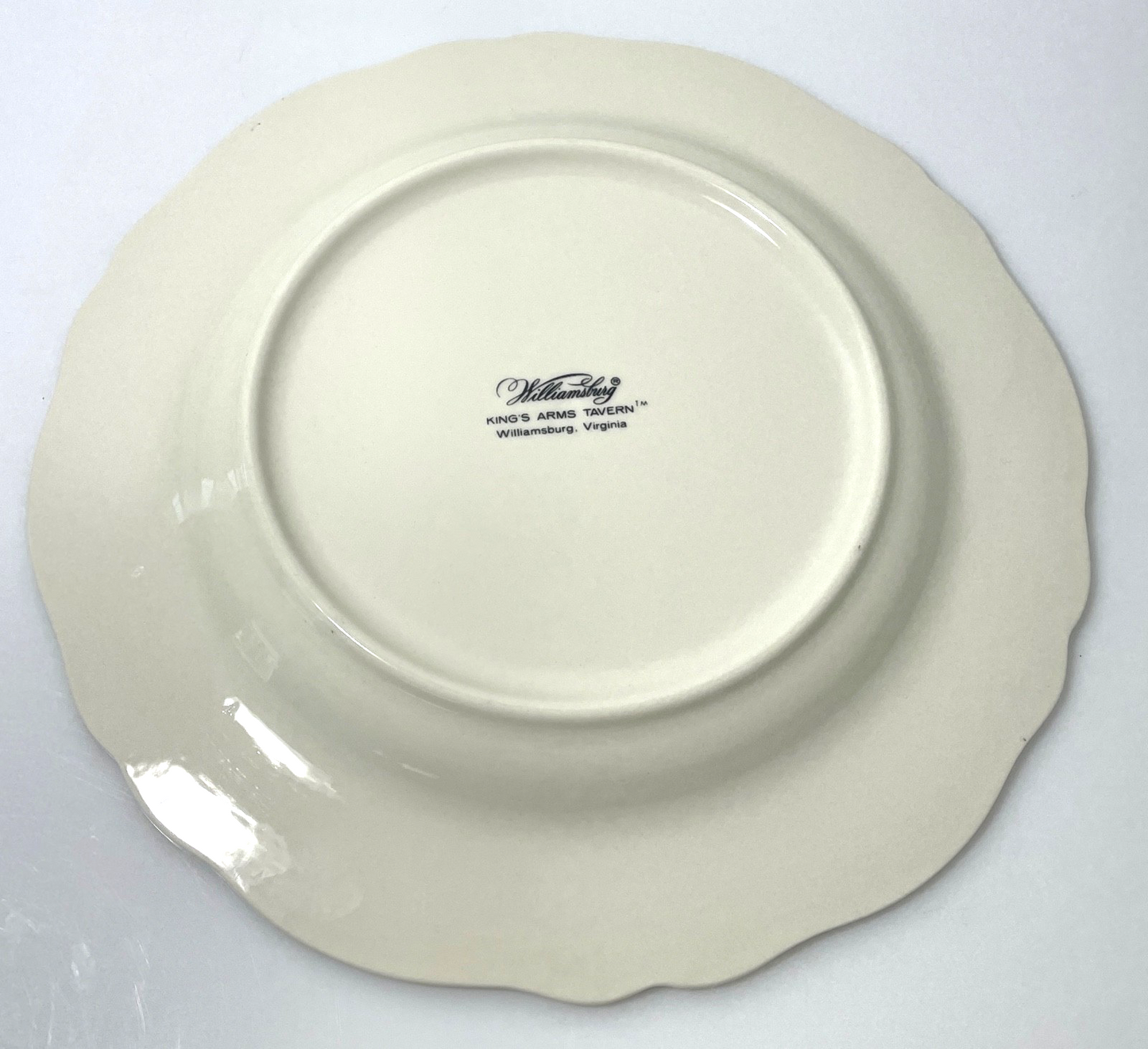 Homer Laughlin Kings Arm Tavern Williamsburg Dinner Plate 9 3/4"3